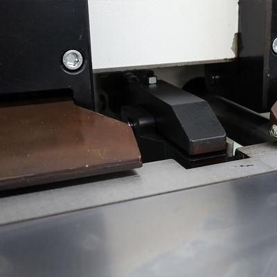 Vertikaler Cnc-Blatt-Trennschneider-Aluminiumblatt, welches die Maschine hydraulisch fugt
